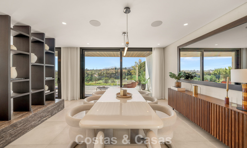 Villa contemporaine de 5 chambres en première ligne de golf à Nueva Andalucía, Marbella 806787