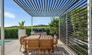 Villa contemporaine de 5 chambres en première ligne de golf à Nueva Andalucía, Marbella 806790 