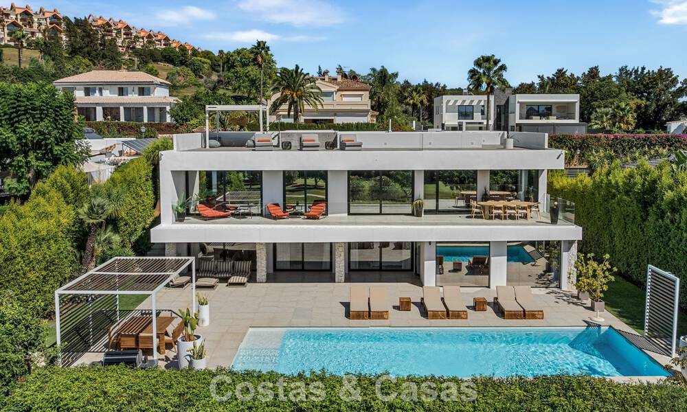 Villa contemporaine de 5 chambres en première ligne de golf à Nueva Andalucía, Marbella 806792