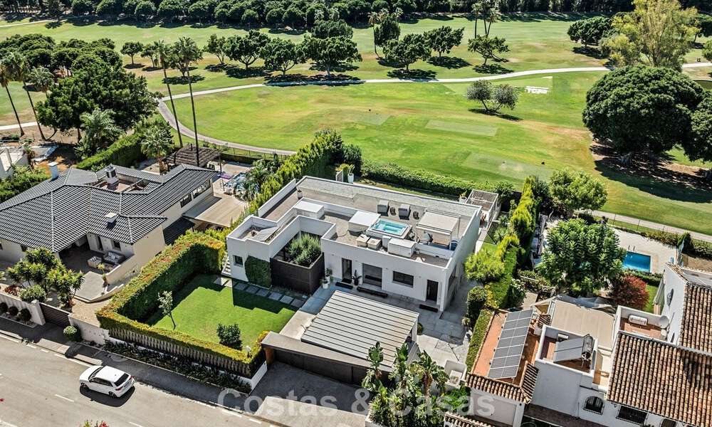 Villa contemporaine de 5 chambres en première ligne de golf à Nueva Andalucía, Marbella 806793
