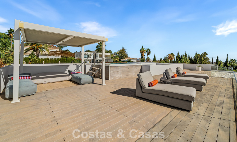 Villa contemporaine de 5 chambres en première ligne de golf à Nueva Andalucía, Marbella 806794