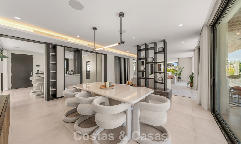 Villa contemporaine de 5 chambres en première ligne de golf à Nueva Andalucía, Marbella 806796