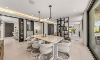 Villa contemporaine de 5 chambres en première ligne de golf à Nueva Andalucía, Marbella 806796 