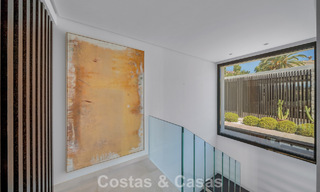 Villa contemporaine de 5 chambres en première ligne de golf à Nueva Andalucía, Marbella 806797 