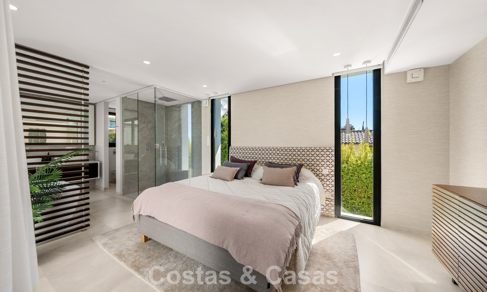 Villa contemporaine de 5 chambres en première ligne de golf à Nueva Andalucía, Marbella 806798