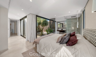 Villa contemporaine de 5 chambres en première ligne de golf à Nueva Andalucía, Marbella 806799 