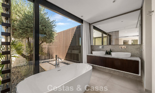 Villa contemporaine de 5 chambres en première ligne de golf à Nueva Andalucía, Marbella 806800 