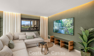 Villa contemporaine de 5 chambres en première ligne de golf à Nueva Andalucía, Marbella 806803 
