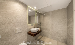 Villa contemporaine de 5 chambres en première ligne de golf à Nueva Andalucía, Marbella 806817 