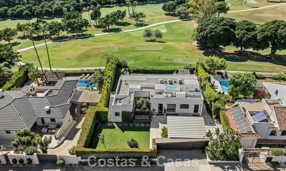 Villa contemporaine de 5 chambres en première ligne de golf à Nueva Andalucía, Marbella 806821