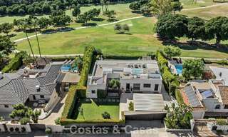 Villa contemporaine de 5 chambres en première ligne de golf à Nueva Andalucía, Marbella 806821 