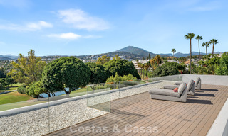 Villa contemporaine de 5 chambres en première ligne de golf à Nueva Andalucía, Marbella 806822 