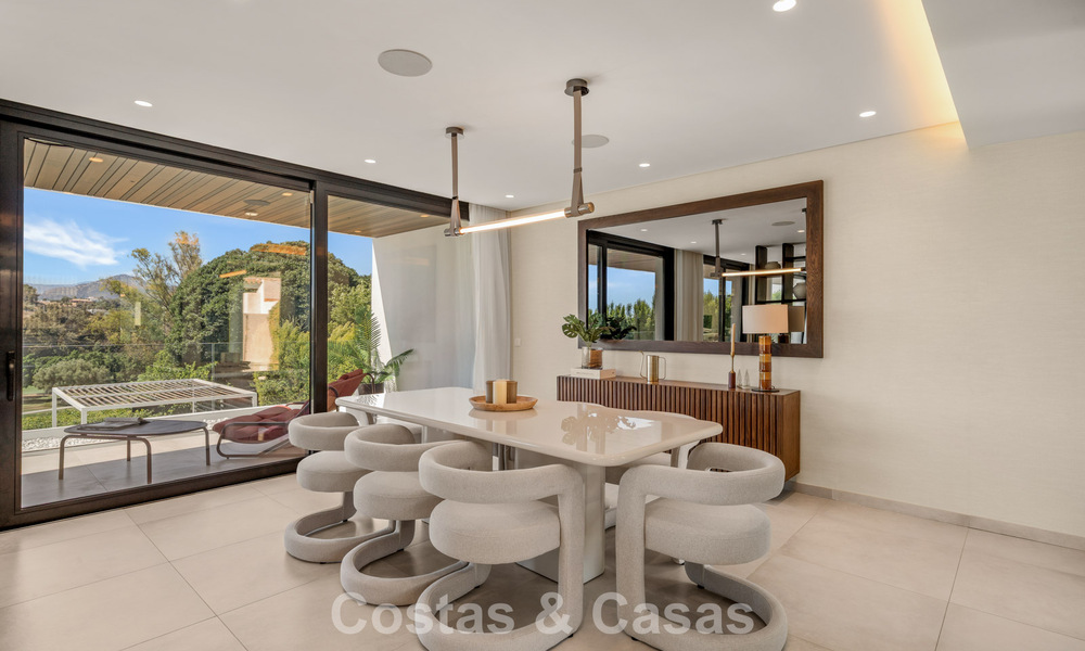 Villa contemporaine de 5 chambres en première ligne de golf à Nueva Andalucía, Marbella 806823