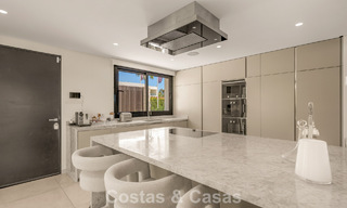 Villa contemporaine de 5 chambres en première ligne de golf à Nueva Andalucía, Marbella 806824 