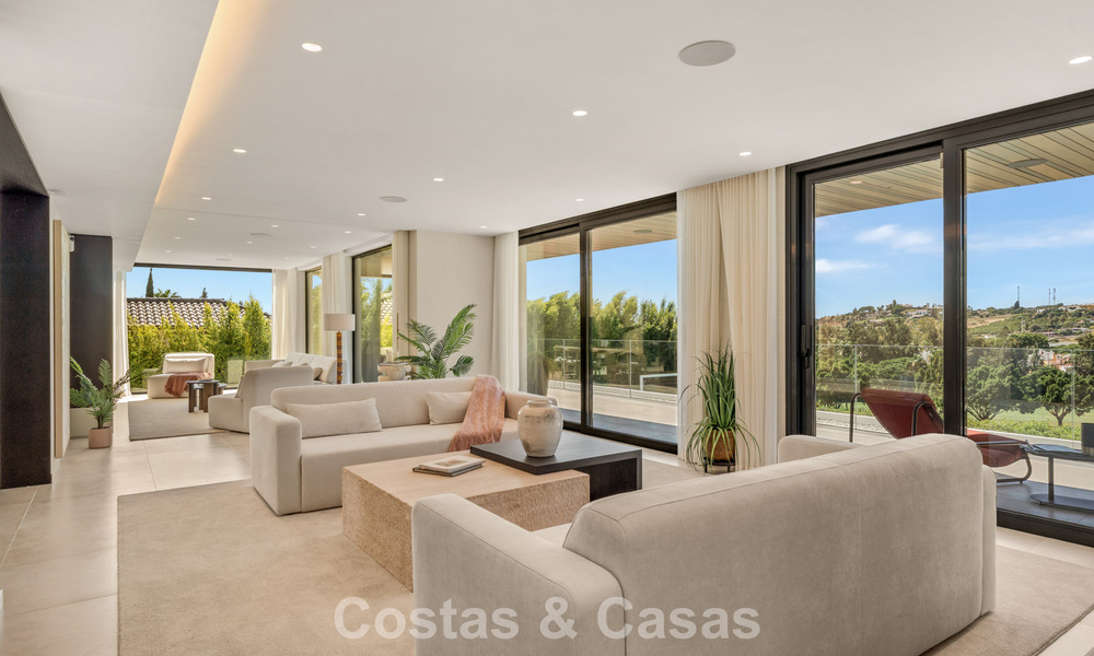 Villa contemporaine de 5 chambres en première ligne de golf à Nueva Andalucía, Marbella 806826
