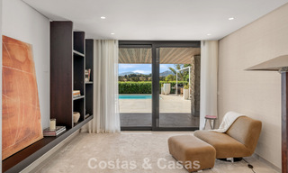 Villa contemporaine de 5 chambres en première ligne de golf à Nueva Andalucía, Marbella 806827 