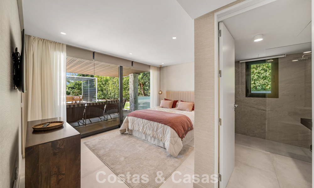 Villa contemporaine de 5 chambres en première ligne de golf à Nueva Andalucía, Marbella 806828