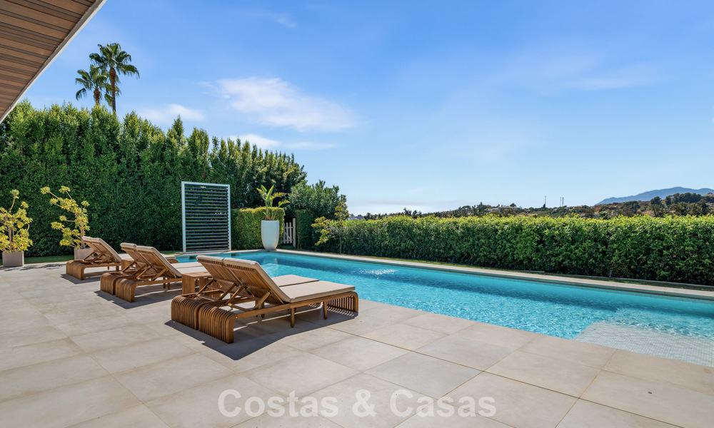 Villa contemporaine de 5 chambres en première ligne de golf à Nueva Andalucía, Marbella 806829
