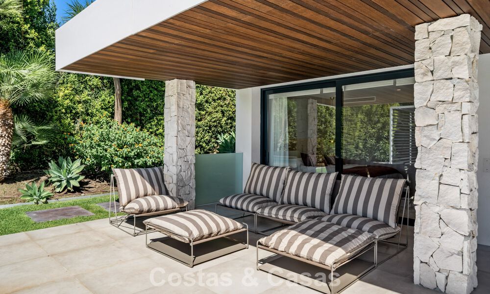 Villa contemporaine de 5 chambres en première ligne de golf à Nueva Andalucía, Marbella 806830