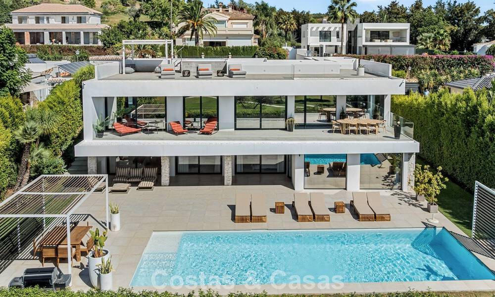 Villa contemporaine de 5 chambres en première ligne de golf à Nueva Andalucía, Marbella 806833