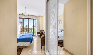 Penthouse d’angle baigné de lumière avec vue à 360° dans le resort de golf Los Arqueros, Marbella - Benahavís 806855 
