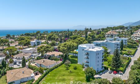 Penthouse de luxe contemporain, entièrement rénové et prêt à vivre, à quelques pas de la plage à Los Monteros, Marbella Est 806554