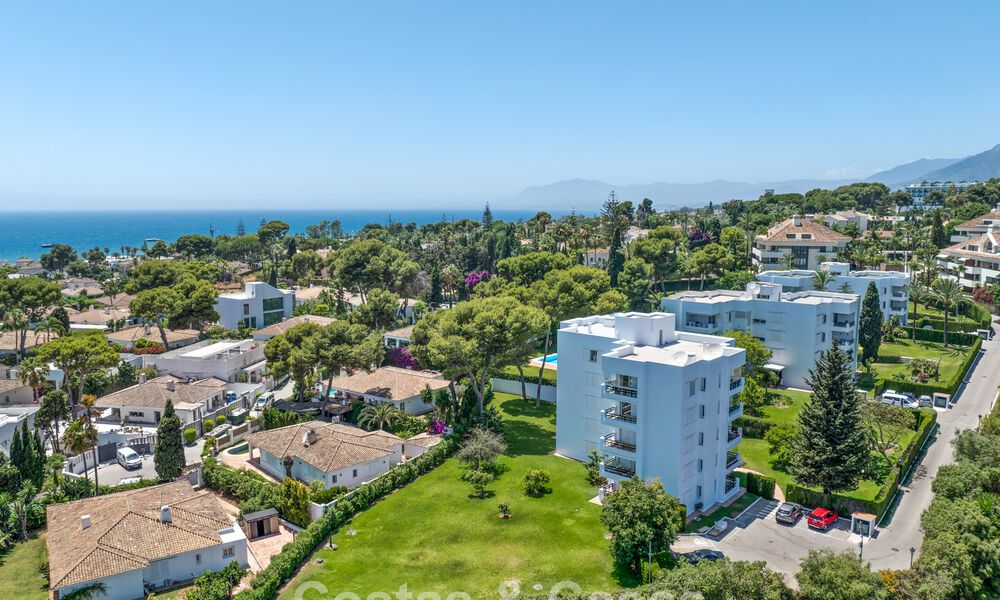 Penthouse de luxe contemporain, entièrement rénové et prêt à vivre, à quelques pas de la plage à Los Monteros, Marbella Est 806554
