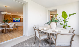 Penthouse de luxe contemporain, entièrement rénové et prêt à vivre, à quelques pas de la plage à Los Monteros, Marbella Est 806559 