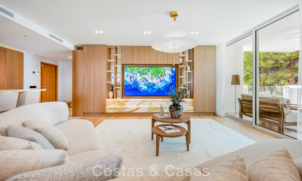 Penthouse de luxe contemporain, entièrement rénové et prêt à vivre, à quelques pas de la plage à Los Monteros, Marbella Est 806565