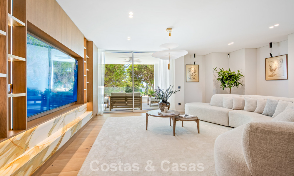 Penthouse de luxe contemporain, entièrement rénové et prêt à vivre, à quelques pas de la plage à Los Monteros, Marbella Est 806568