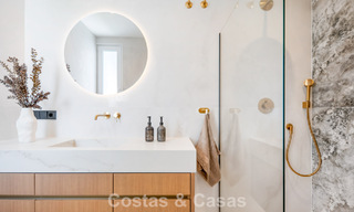 Penthouse de luxe contemporain, entièrement rénové et prêt à vivre, à quelques pas de la plage à Los Monteros, Marbella Est 806582 