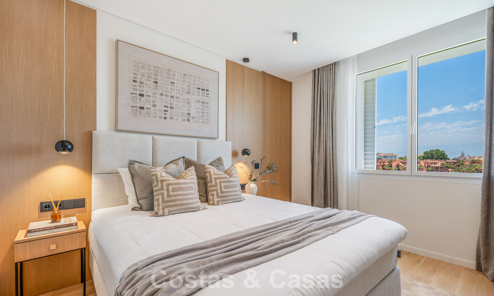 Penthouse de luxe contemporain, entièrement rénové et prêt à vivre, à quelques pas de la plage à Los Monteros, Marbella Est 806585