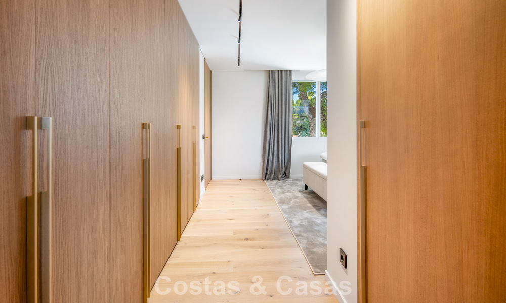 Penthouse de luxe contemporain, entièrement rénové et prêt à vivre, à quelques pas de la plage à Los Monteros, Marbella Est 806591