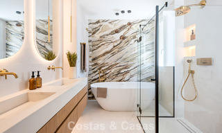 Penthouse de luxe contemporain, entièrement rénové et prêt à vivre, à quelques pas de la plage à Los Monteros, Marbella Est 806596 
