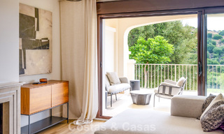Maisons mitoyennes prêtes à habiter avec une architecture méditerranéenne en première ligne de golf à Estepona 806906 