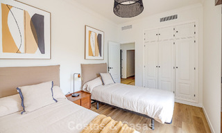 Maisons mitoyennes prêtes à habiter avec une architecture méditerranéenne en première ligne de golf à Estepona 806918 