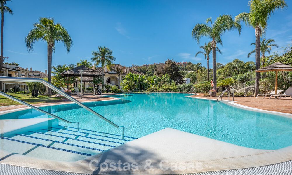 Penthouse duplex de luxe avec grandes terrasses à vendre au cœur de la Vallée du Golf de Nueva Andalucía, Marbella 807004