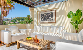 Penthouse duplex de luxe avec grandes terrasses à vendre au cœur de la Vallée du Golf de Nueva Andalucía, Marbella 807022 
