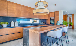 Spacieux appartement avec jardin et piscine privée à vendre dans un complexe résidentiel sécurisé à Benahavís – Marbella 806706 