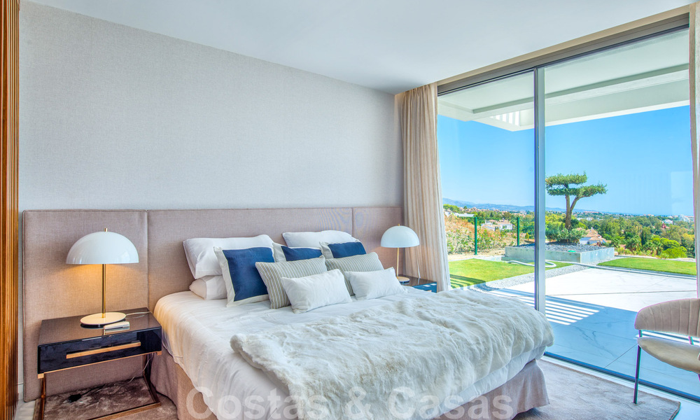 Spacieux appartement avec jardin et piscine privée à vendre dans un complexe résidentiel sécurisé à Benahavís – Marbella 806713
