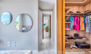 Spacieux appartement avec jardin et piscine privée à vendre dans un complexe résidentiel sécurisé à Benahavís – Marbella 806718 