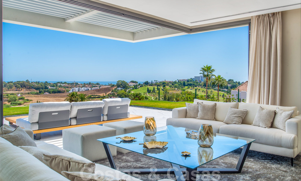 Spacieux appartement avec jardin et piscine privée à vendre dans un complexe résidentiel sécurisé à Benahavís – Marbella 806719