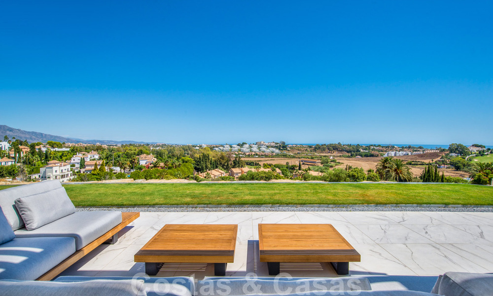 Spacieux appartement avec jardin et piscine privée à vendre dans un complexe résidentiel sécurisé à Benahavís – Marbella 806726