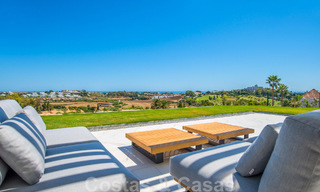 Spacieux appartement avec jardin et piscine privée à vendre dans un complexe résidentiel sécurisé à Benahavís – Marbella 806727 