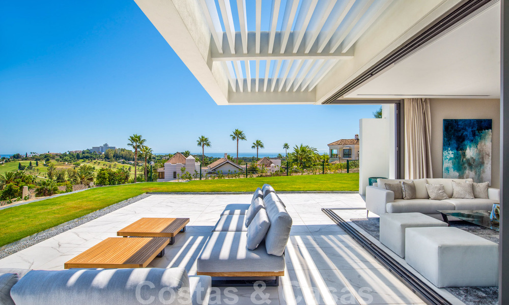 Spacieux appartement avec jardin et piscine privée à vendre dans un complexe résidentiel sécurisé à Benahavís – Marbella 806734