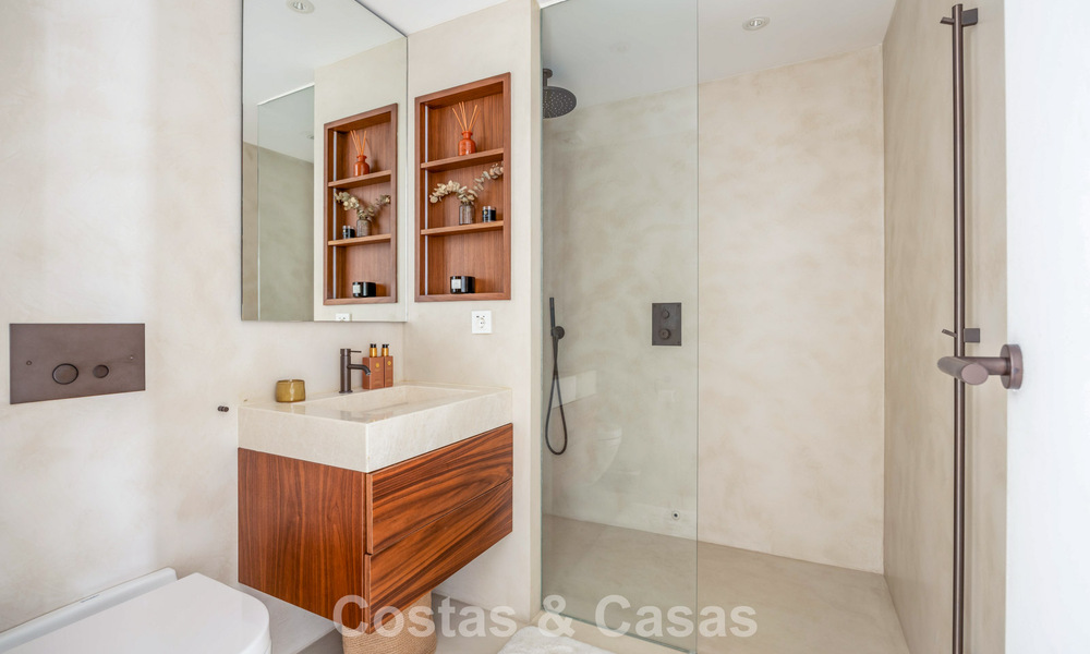 Appartement élégant rénové avec vue panoramique à vendre à Nueva Andalucía, Marbella 807095