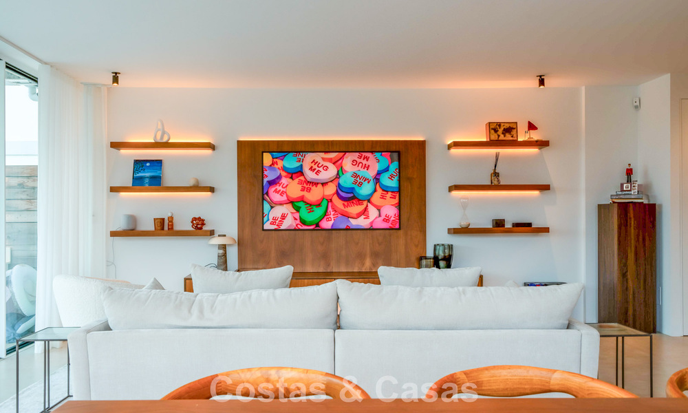 Appartement élégant rénové avec vue panoramique à vendre à Nueva Andalucía, Marbella 807100