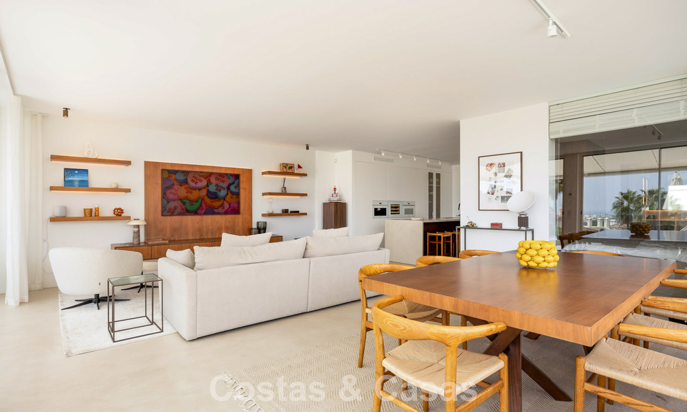 Appartement élégant rénové avec vue panoramique à vendre à Nueva Andalucía, Marbella 807123