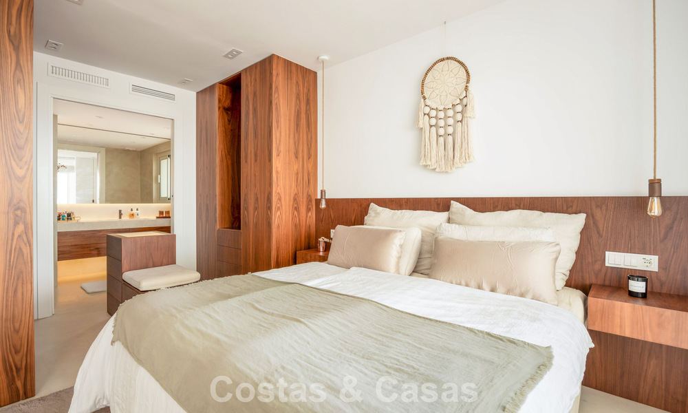 Appartement élégant rénové avec vue panoramique à vendre à Nueva Andalucía, Marbella 807127
