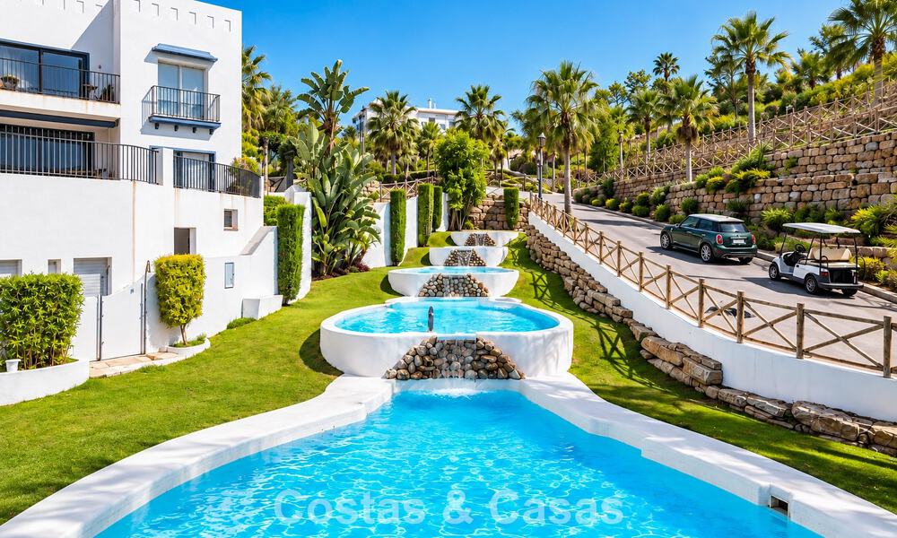 Penthouse duplex contemporain à vendre dans un complexe résidentiel de style méditerranéenà El Paraiso, Marbella - Benahavís 807302